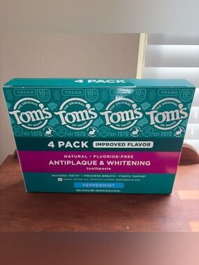Antiplaque & Whitening Toothpaste 4-Pack — Teal and Magenta